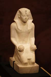 © Tjflex2 - Statue of Thutmose III