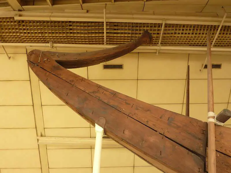 Picture of a detail of the stern of khufu ship