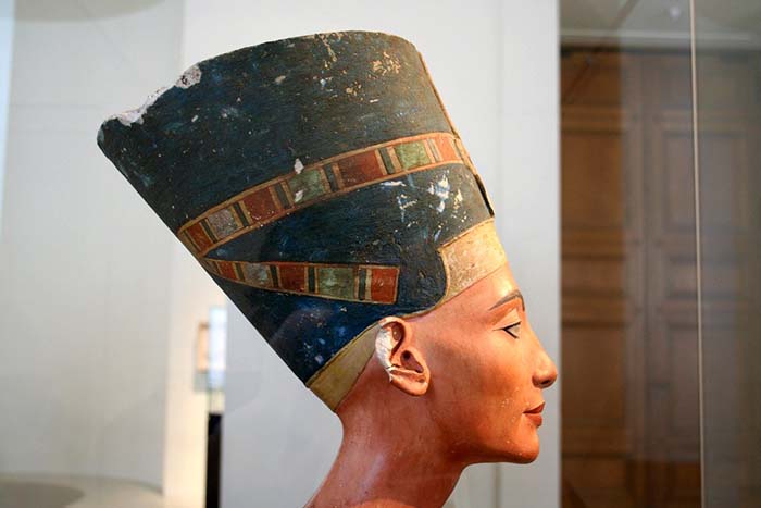 Side view of Nefertiti's Bust