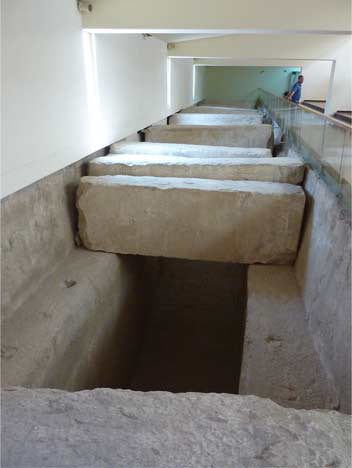 the pit near the great pyramid where the solar boat was found